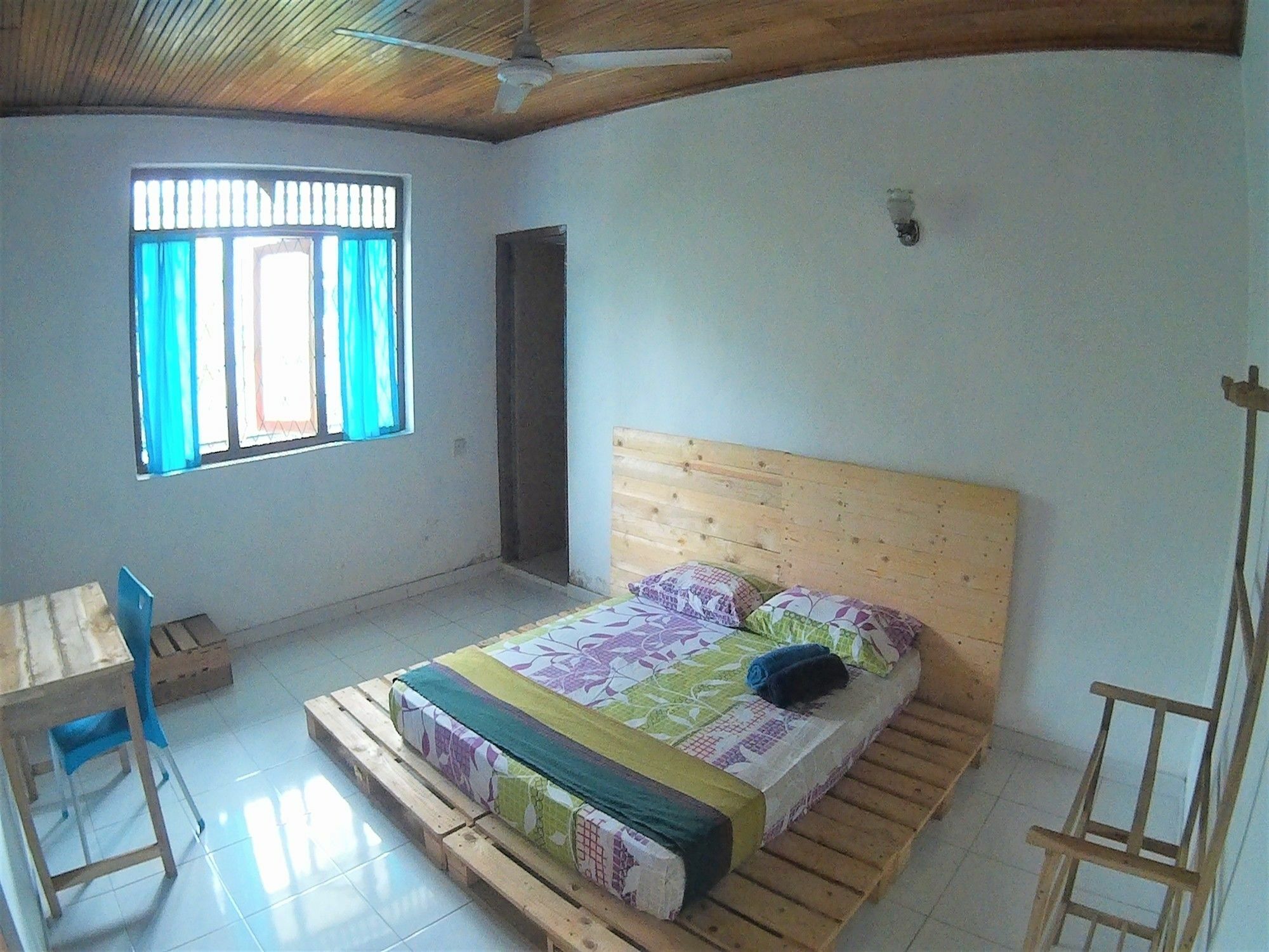 The Pallet House Dehiwala-Mount Lavinia Exterior foto